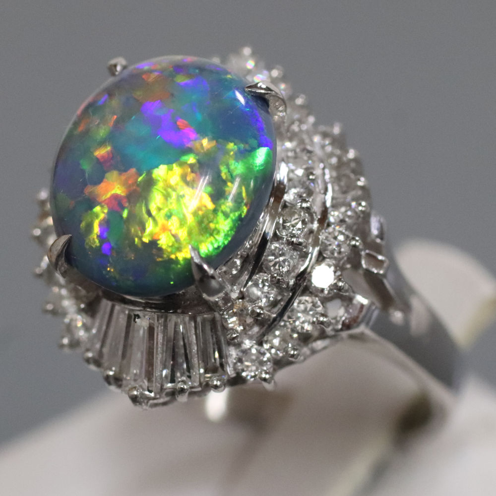 ブラックオパールの遊色を楽しむ方法のご提案 | 質屋ブログ