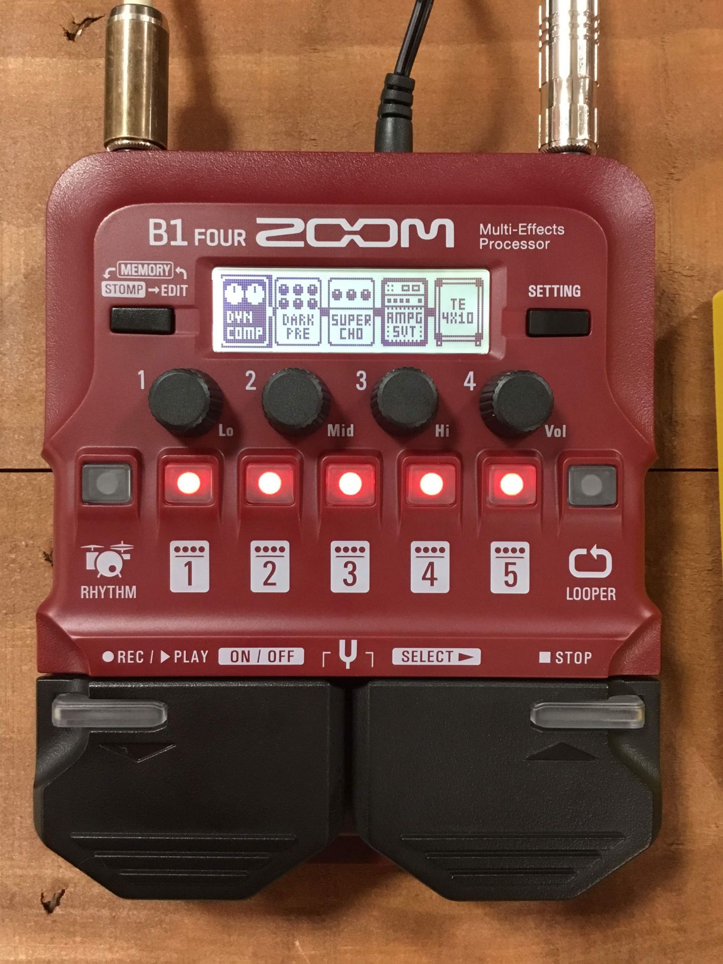 レビュー】ベース用マルチ ZOOM B1 FOURがエフェクター入門者にお