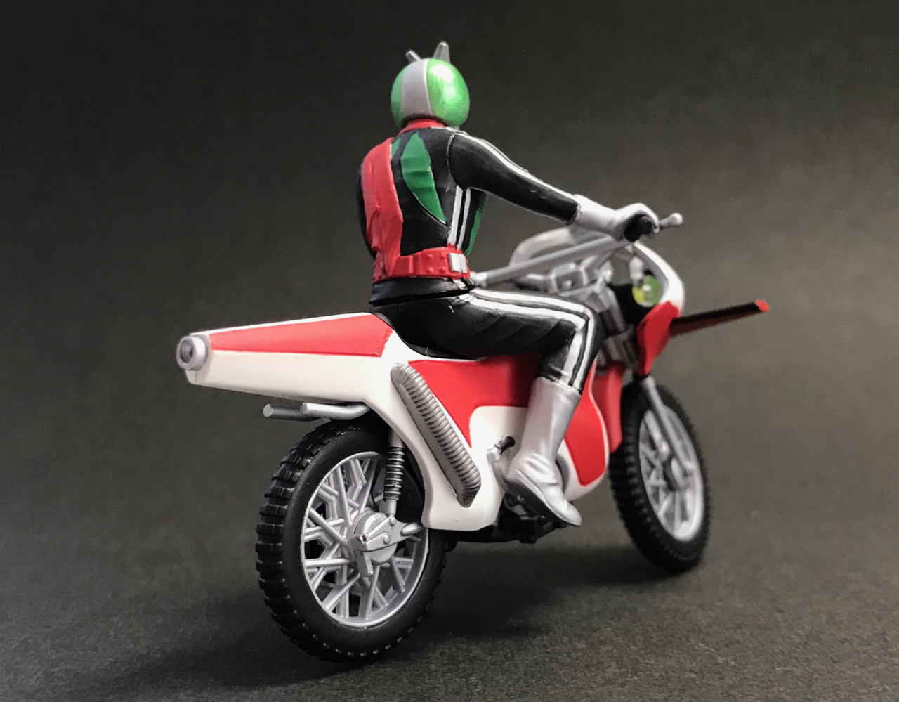 バンダイ メタルメカコレクション 仮面ライダー バイク（4台） Amazon