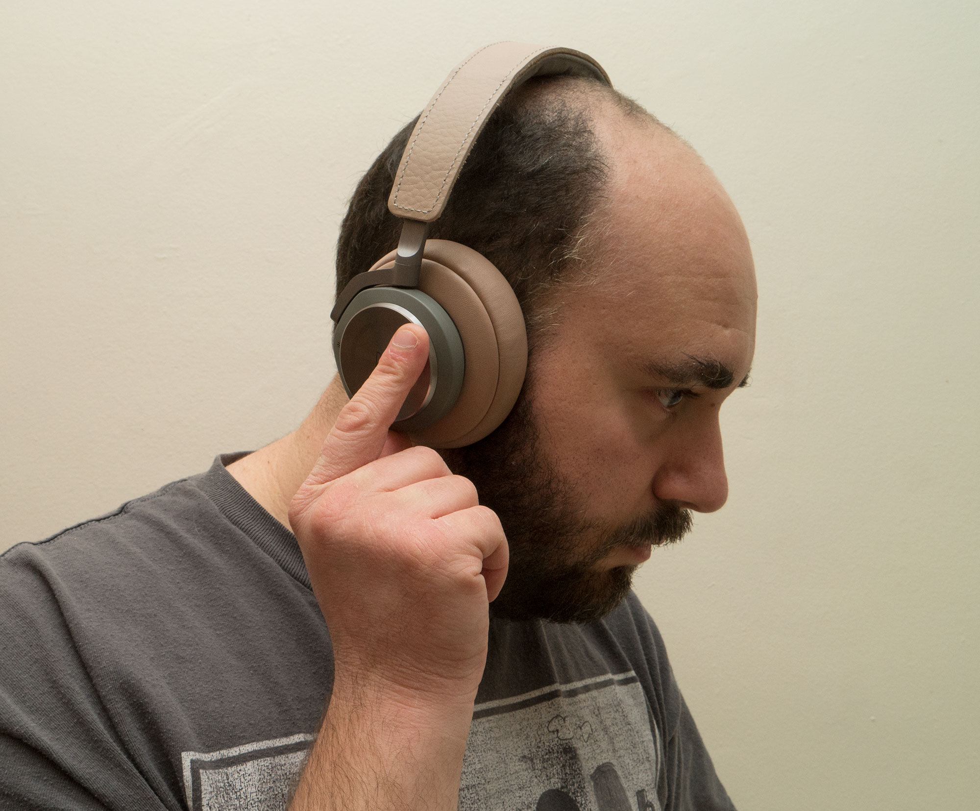 Bang & Olufsen Beoplay H9 Wireless Noise Cancellation Headphones