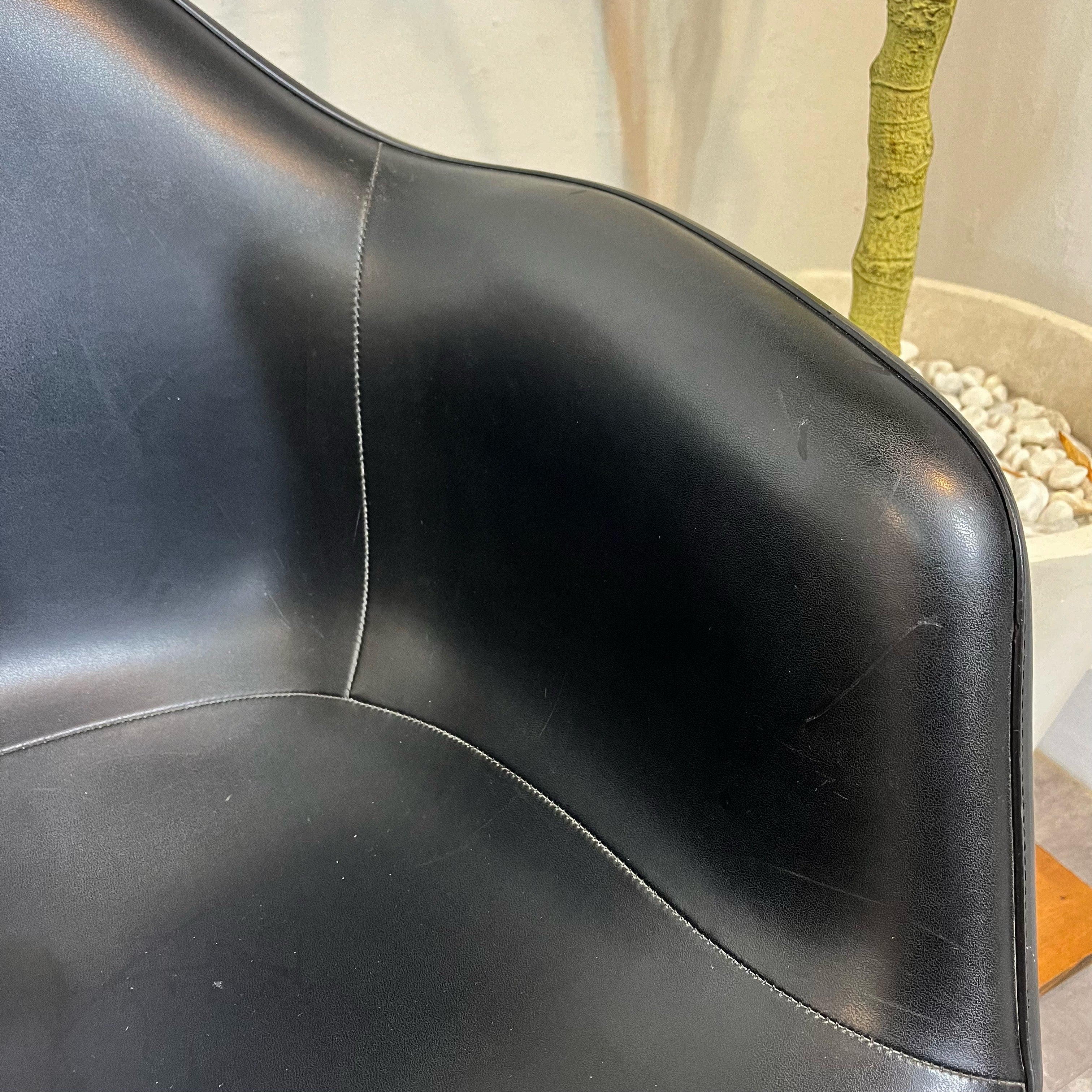 ハーマンミラー Herman Miller アームシェルチェア ナウガレザー 黒 H