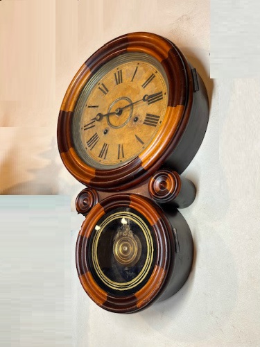 昔懐かしいアンティーク柱時計をお届け|WATERBURY