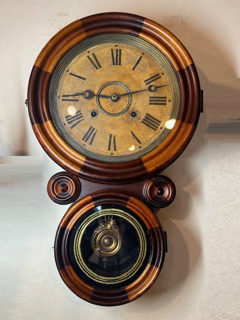 昔懐かしいアンティーク柱時計をお届け|WATERBURY