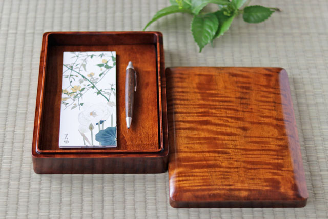 砥部焼の和食器 香川漆器の硯箱 【砥部工房 からくさ】