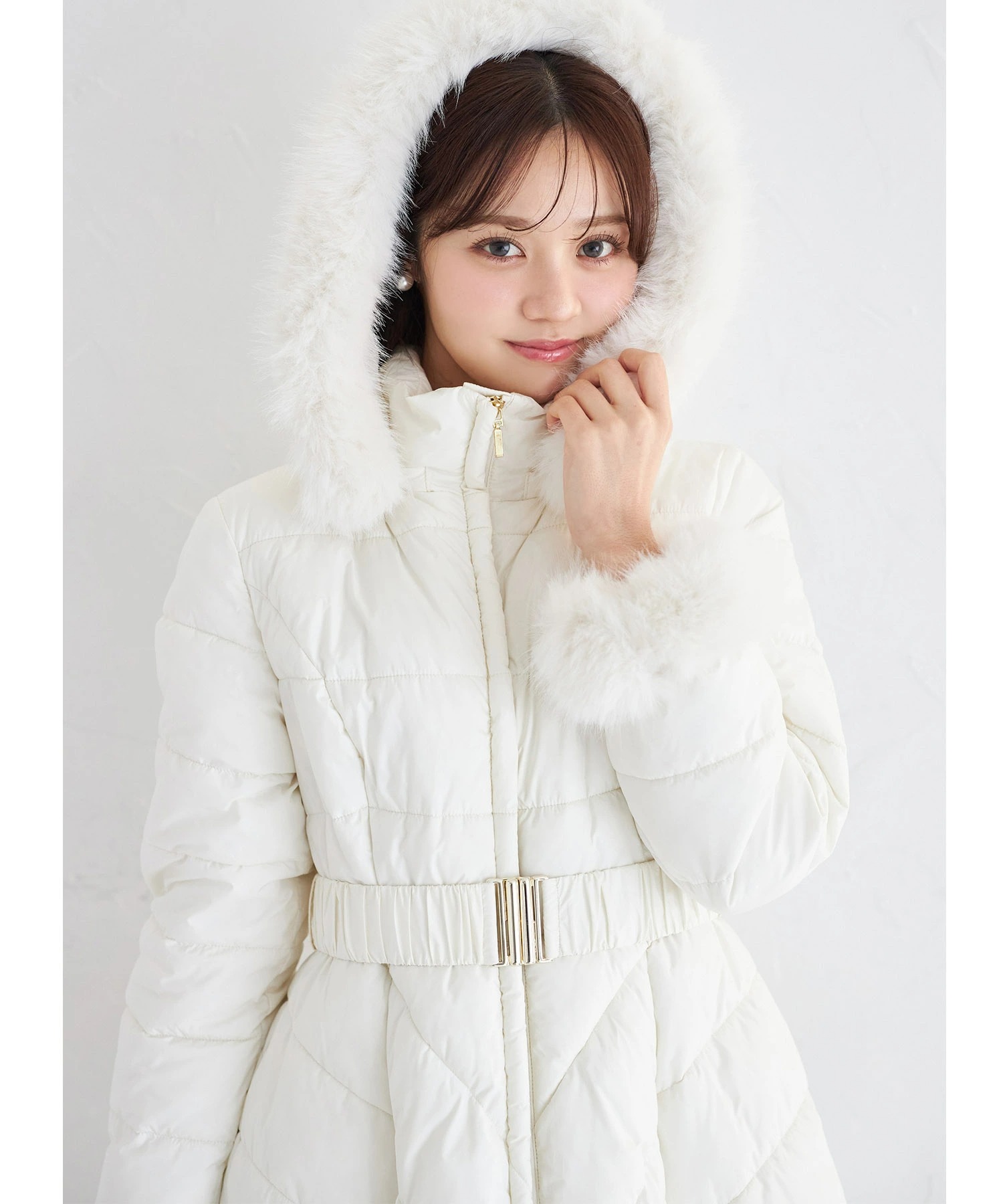 取り外し可能なファー＆ベルト付きフィット＆フレアキルティングコート