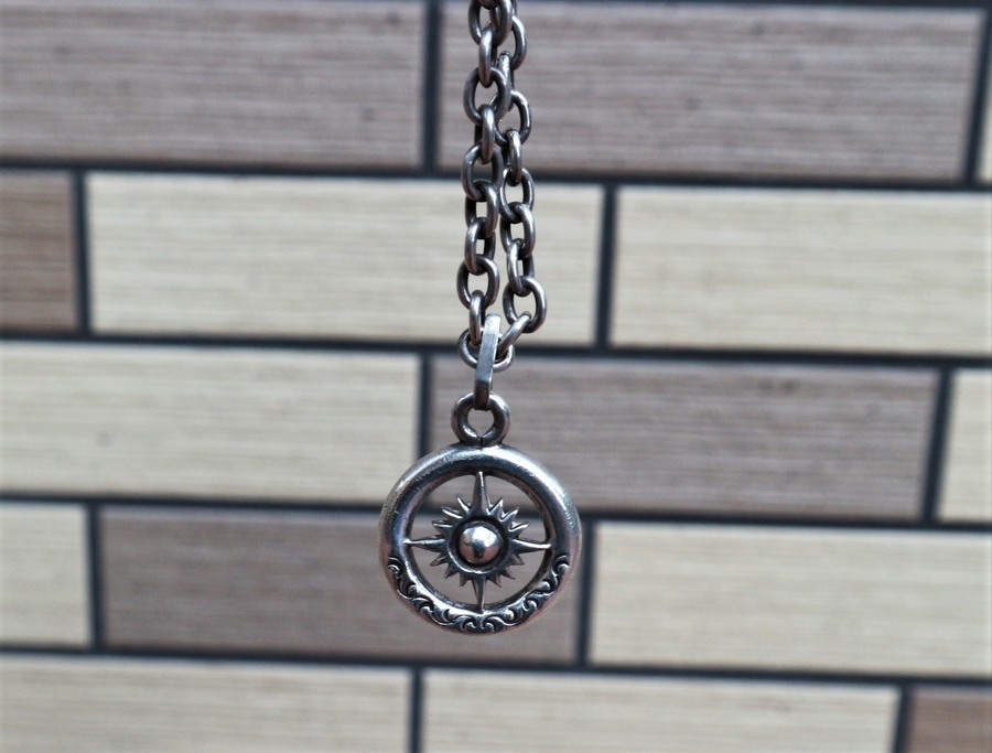 ARIZONA FREEDOM/アリゾナフリーダム】より太陽神シルバーネックレスを