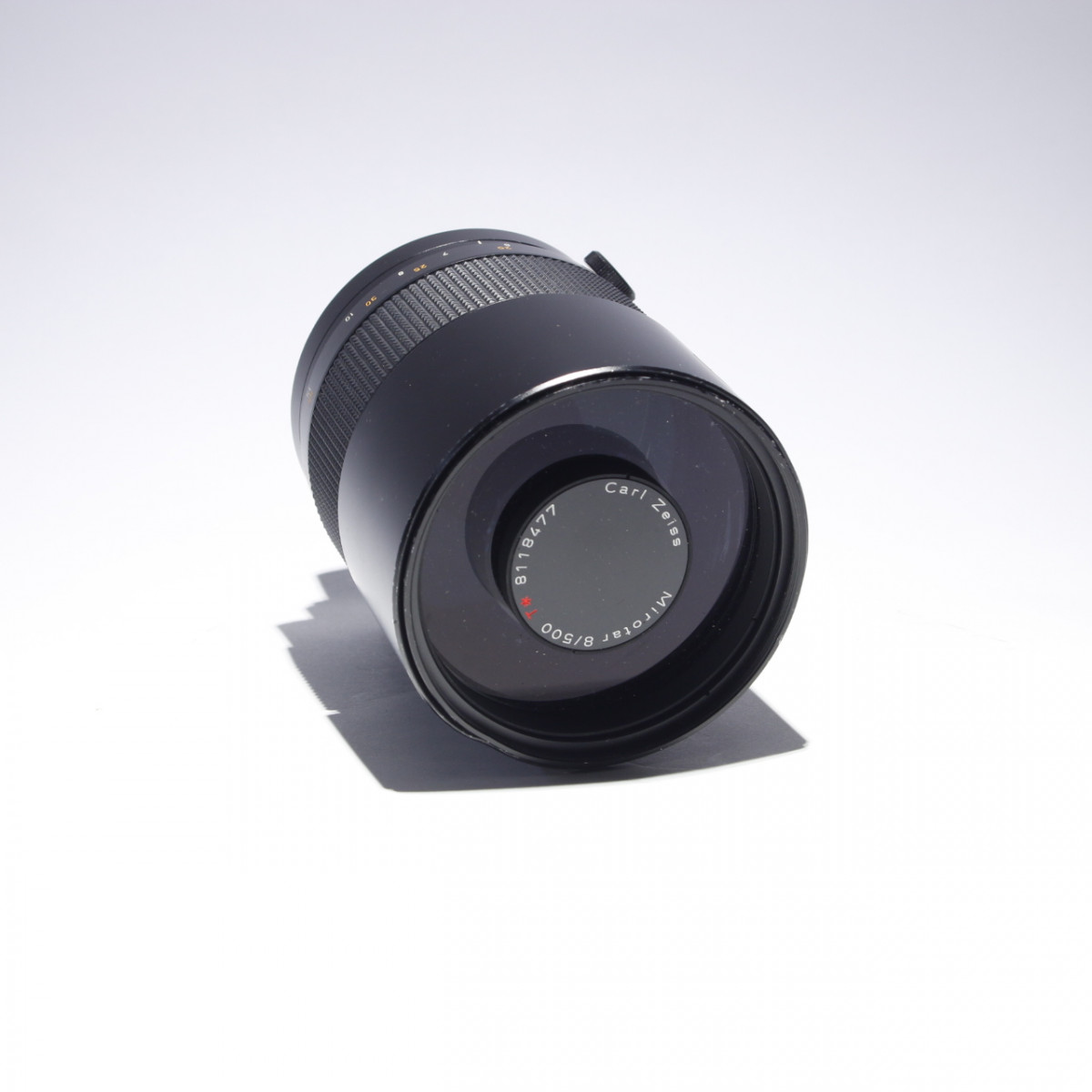 This Carl Zeiss 500mm f8 T* Has Really Cool Bokeh for Good Reason