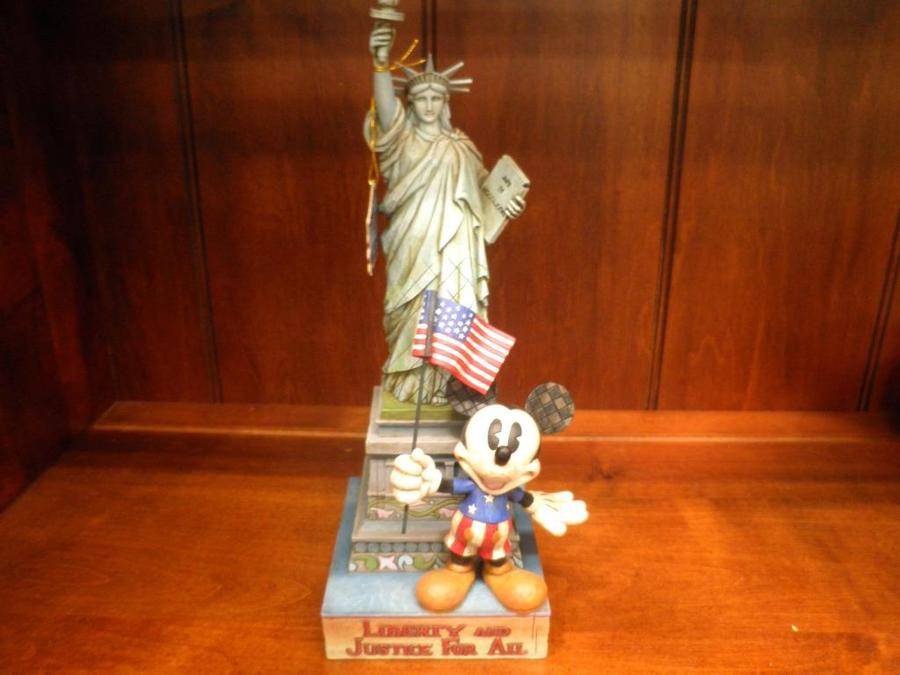 ディズニーコーナーより！ディズニー・トラディション『自由の女神像と