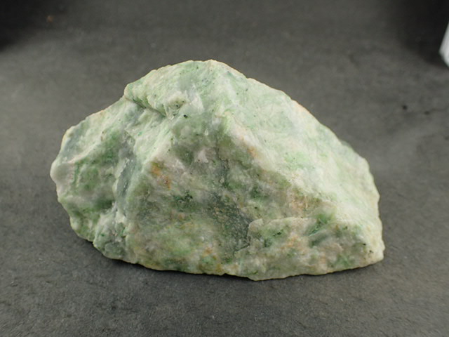 最高品質日高翡翠(Hidaka Jade) 原石 北海道日高町産 ｜石の販売専門店