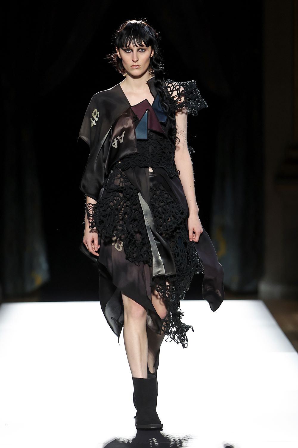 SPRING / SUMMER 2025 | Yohji Yamamoto (ヨウジヤマモト) Official Site