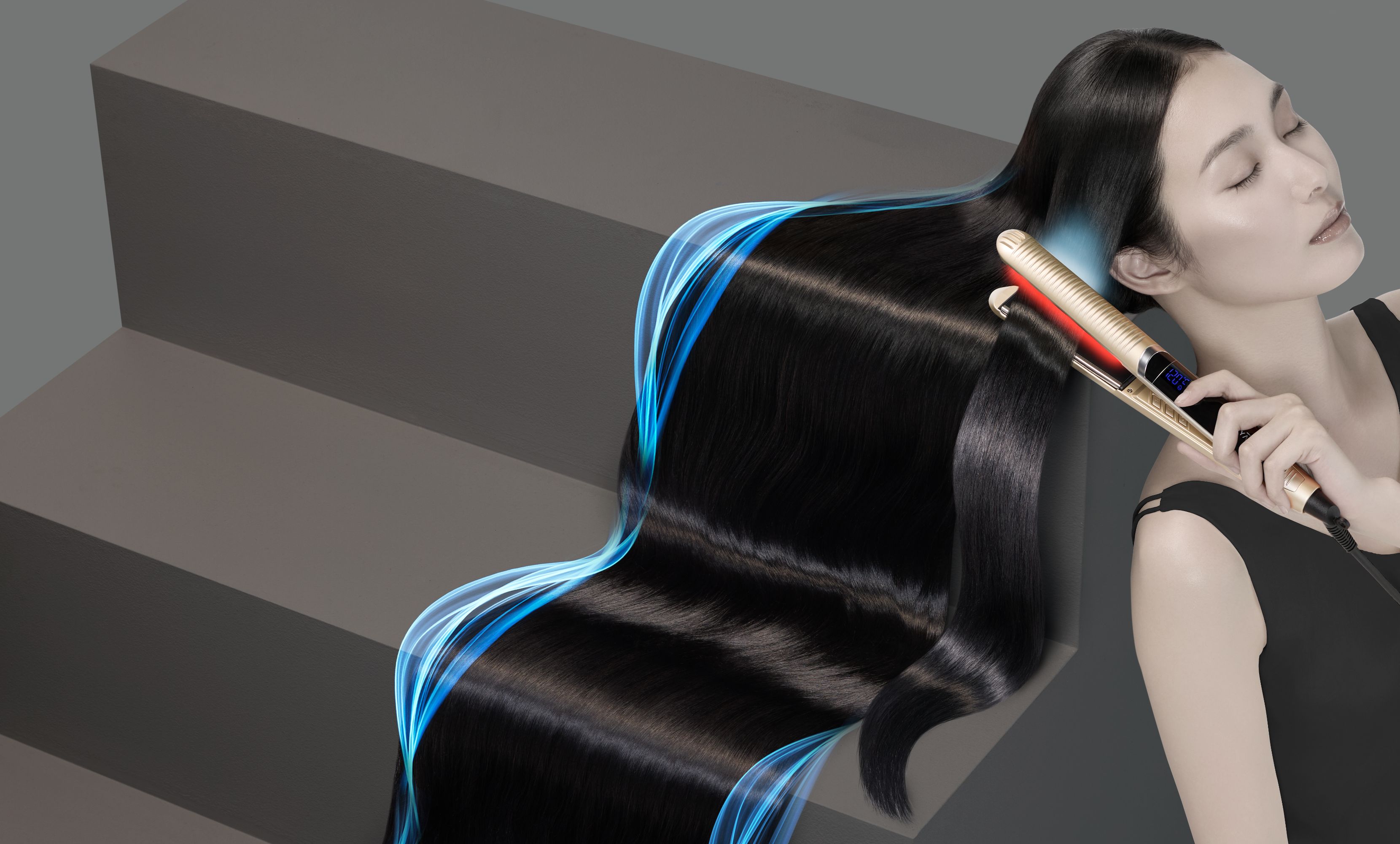 保水ヘアアイロンでもっとストレートに、使うたび艶やかな髪へ