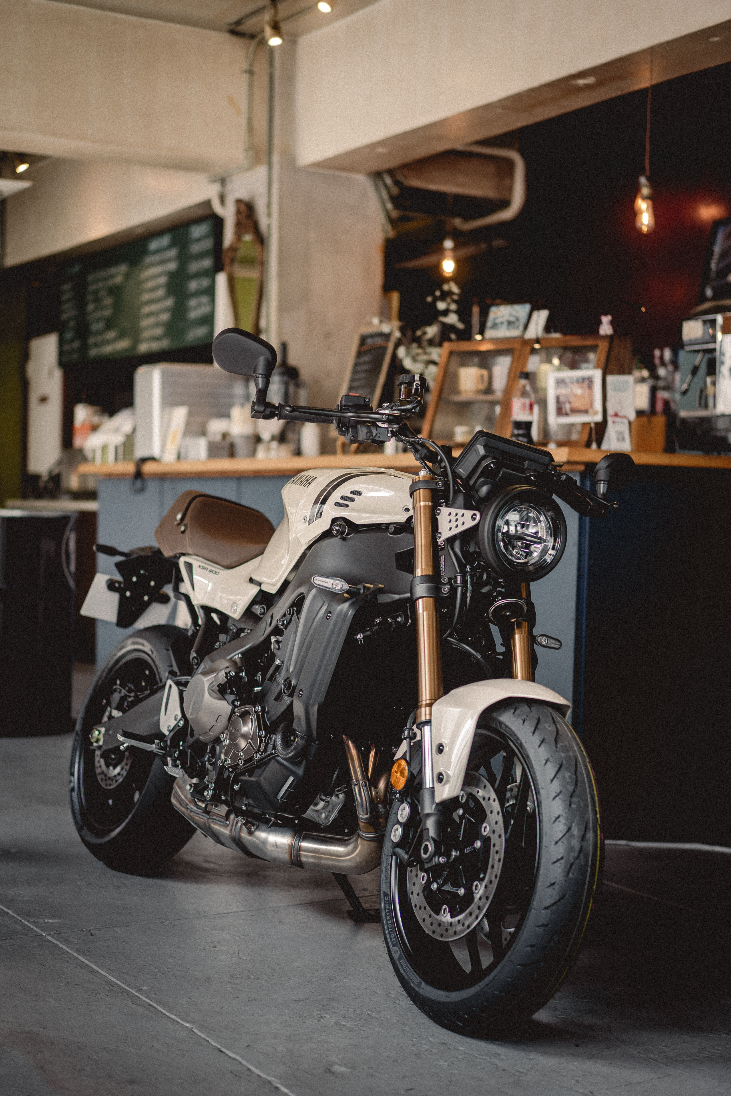 XSR900 日本限定カラー アイボリーについてご紹介します - ヤマハ