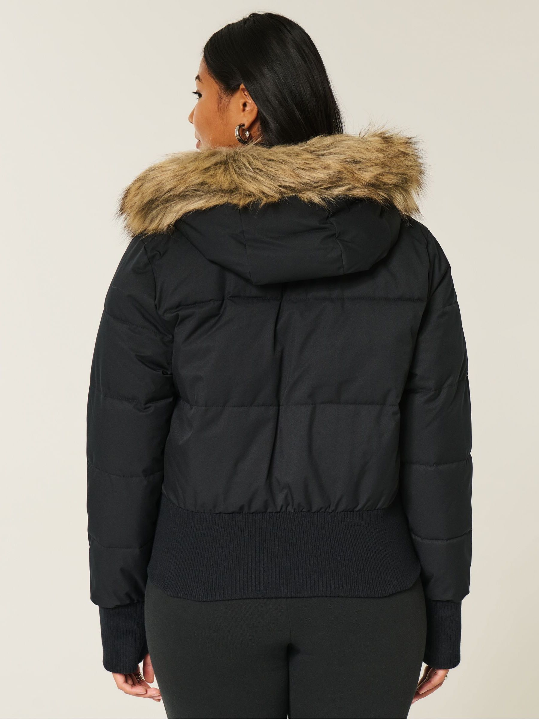 Next：日本 ブラック - Hollister フェイクファーフード ボンバー