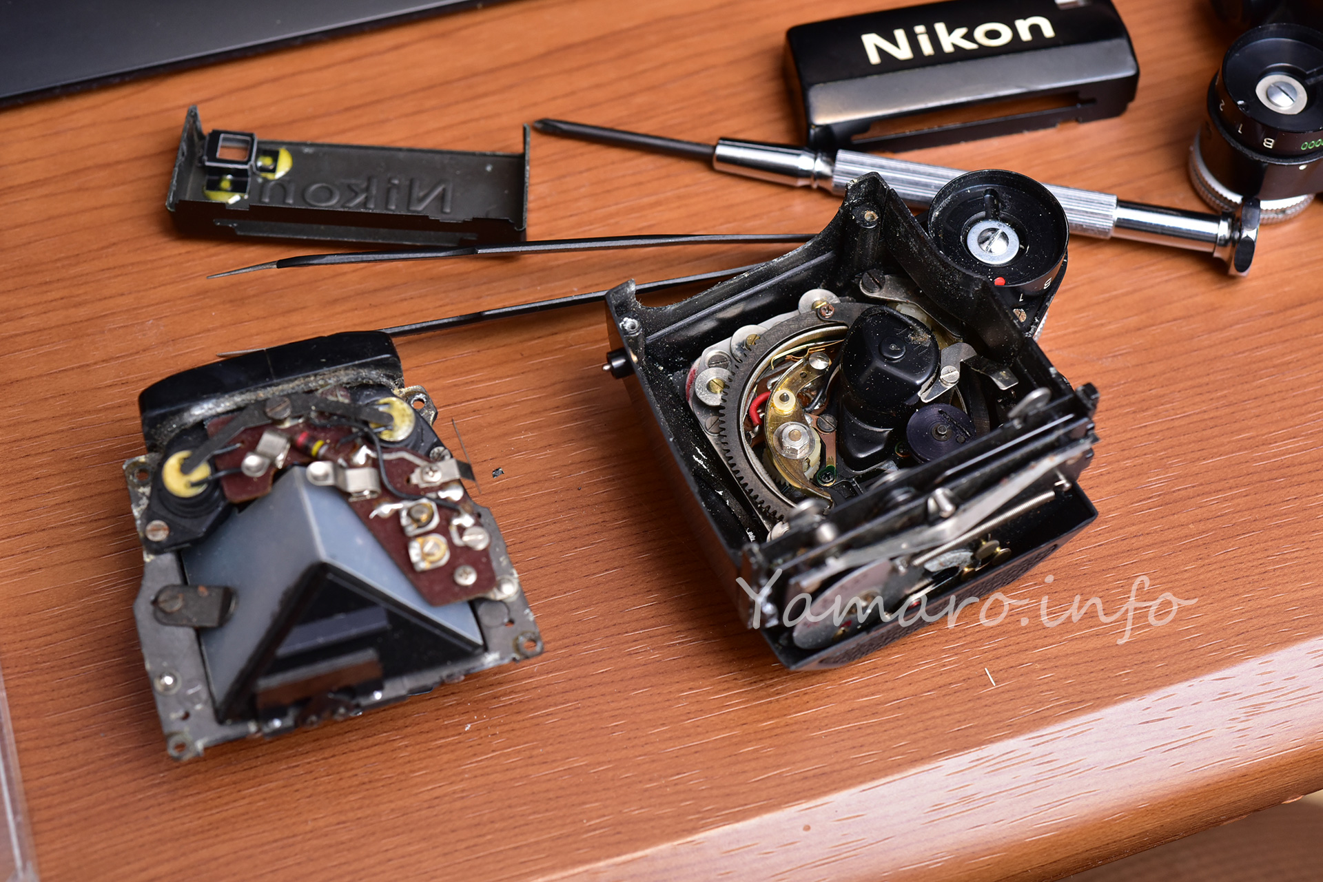 2つのNikon F2用フォトミックファインダーDP-1を修理した - Blog