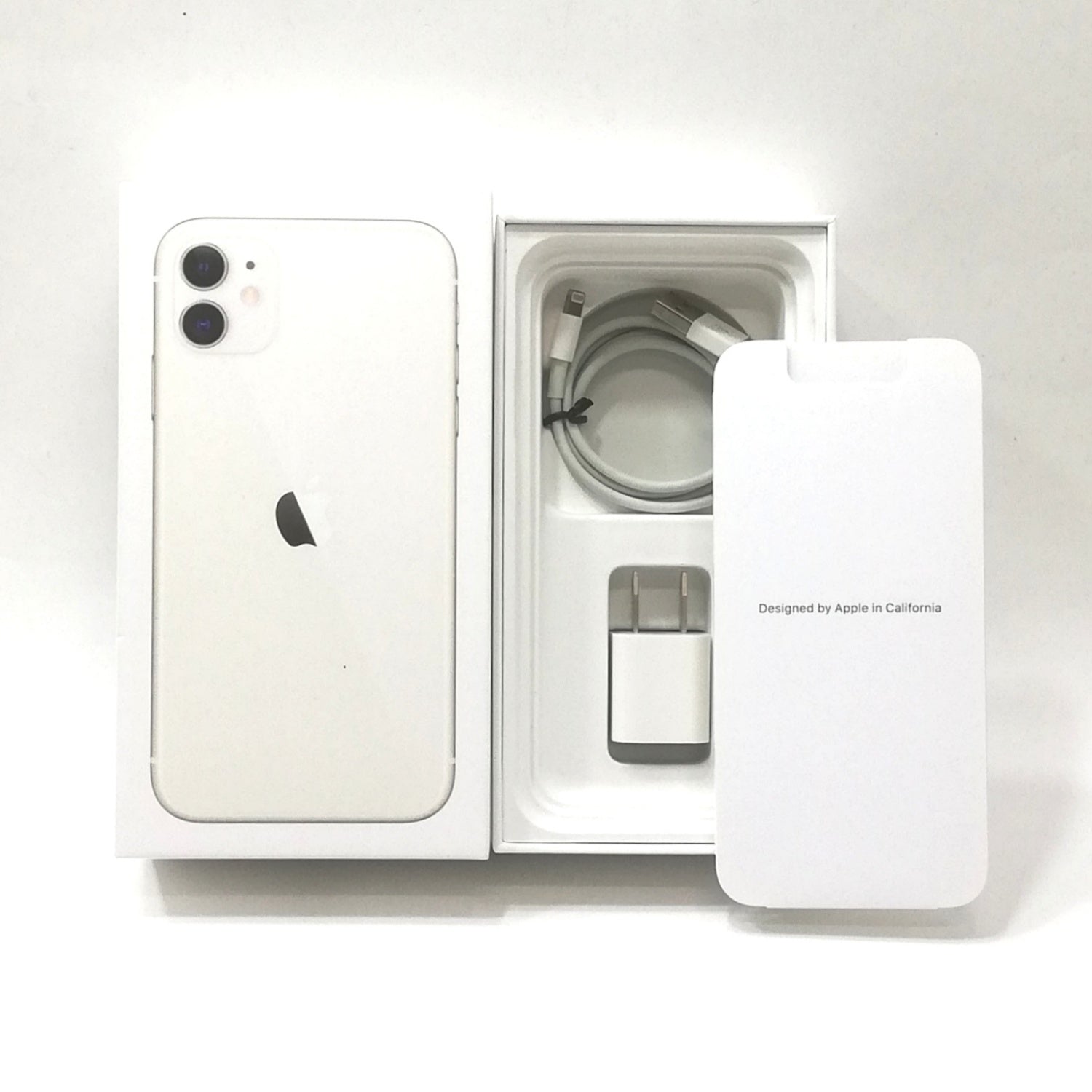 iPhone 中古 販売】iPhone 11 / 2019 / 64GB / ホワイト / docomo版SIM