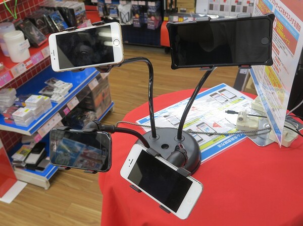 ASCII.jp：4台を同時に操る！ スマホ依存度高めなアナタにピッタリな