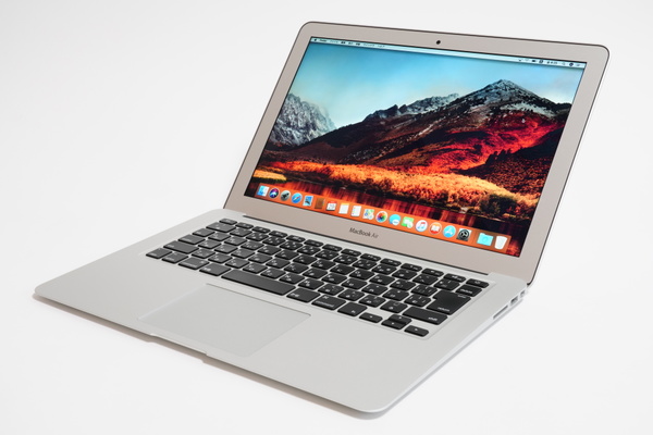 MacBook Air (13-inch, 2017) 本体 Amazon.co.jp: 【整備済み品