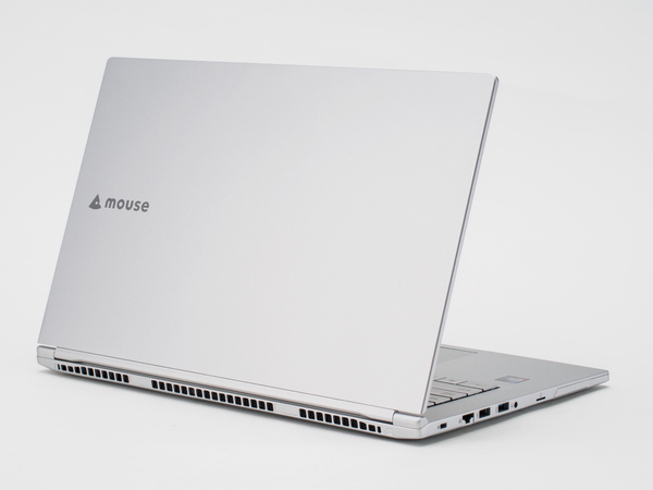 ASCII.jp：第10世代Core i7搭載、シルバーカラーが美しい15.6インチ