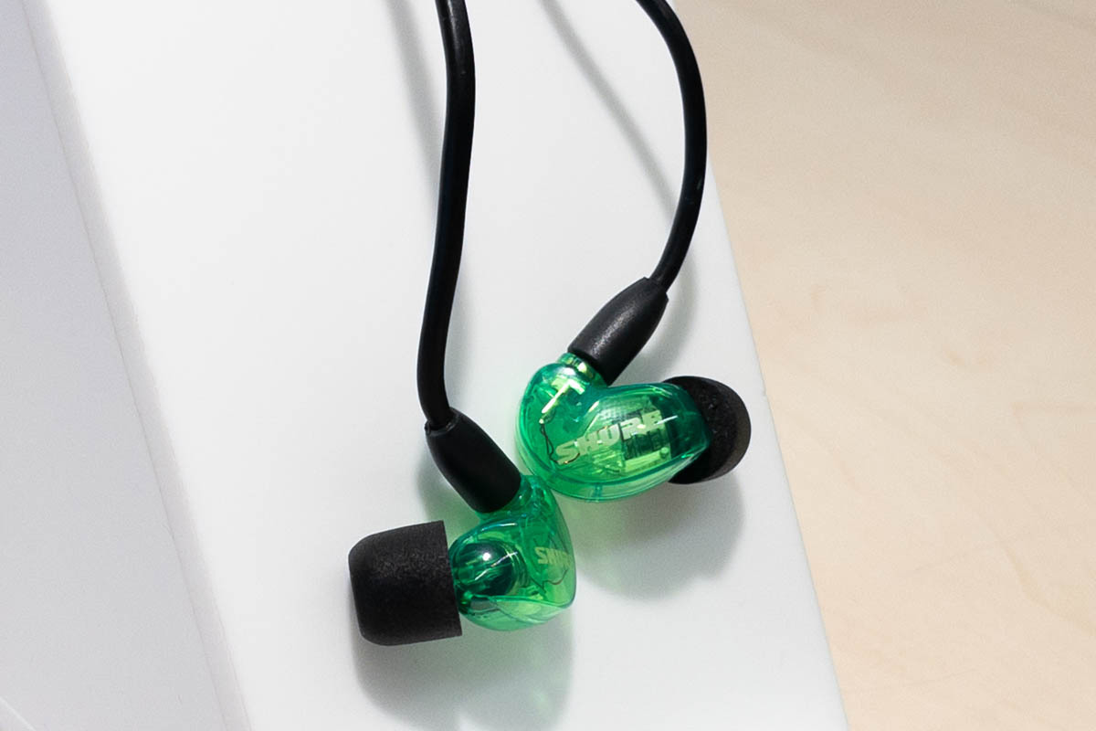 SHURE、ロングセラー「SE215 Special Edition」に新色グリーン - 週刊