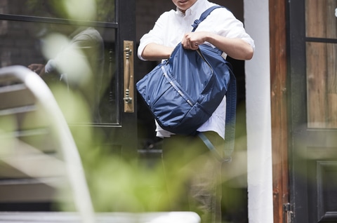 ANA×レスポートサック、コラボバッグにネイビー＋ゴールドテープの新