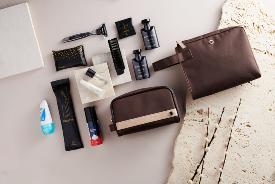 エミレーツ航空、ブルガリコラボの夏期限定アメニティキット。高級感