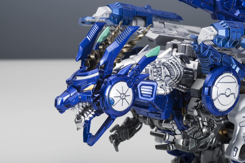 ボルメテウス・ホワイト・ドラゴン」がZOIDS化！ 「デュエル