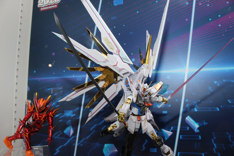 特別企画】戦闘ダメージを表現した「METAL ROBOT魂 ＜SIDE MS