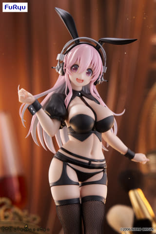 すーぱーそに子」、逆バニーコンセプトの衣装のプライズフィギュアが
