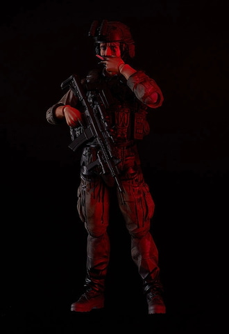 BB、パパだよ”。「デス・ストランディング」よりマッツ・ミケルセン