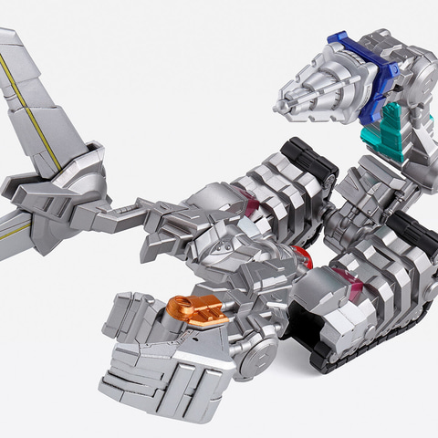 仮面ライダーオーズ」よりサソリ型装甲戦闘支援型ドロイド「CLAWs