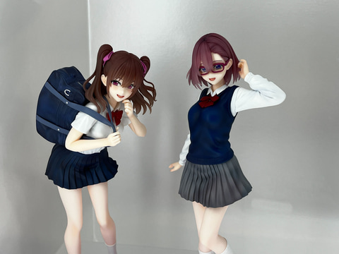 フリュー、「2.5次元の誘惑」「ダンダダン」などの新作フィギュアを