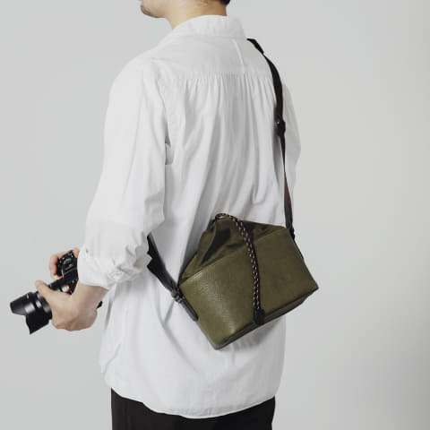 土屋鞄、「革のカメラバッグ」発売 - Impress Watch