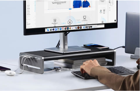 Anker、机をすっきりできるモニター台。USB-Cなど豊富なポートと
