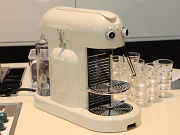 ネスプレッソ、濃さを5段階から選べるコーヒーメーカー「マエストリア