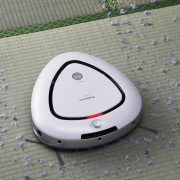 パナソニック初のロボット掃除機、三角形の「RULO(ルーロ)」 - 家電 Watch