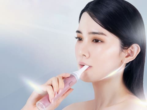 ライオンから歯ブラシではなく「美顔器」口の内側を刺激してリフトケア