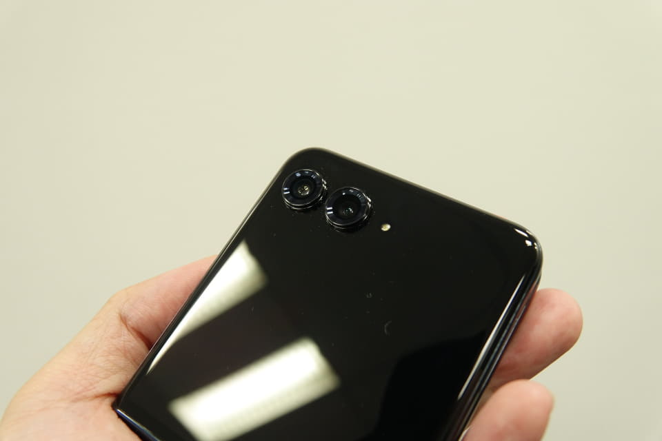 写真で見る「motorola razr 50 ultra」] - ケータイ Watch