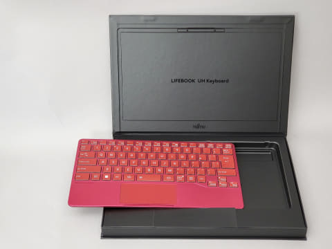 ノートパソコンからくり抜いたようなデザインと使い心地――「LIFEBOOK