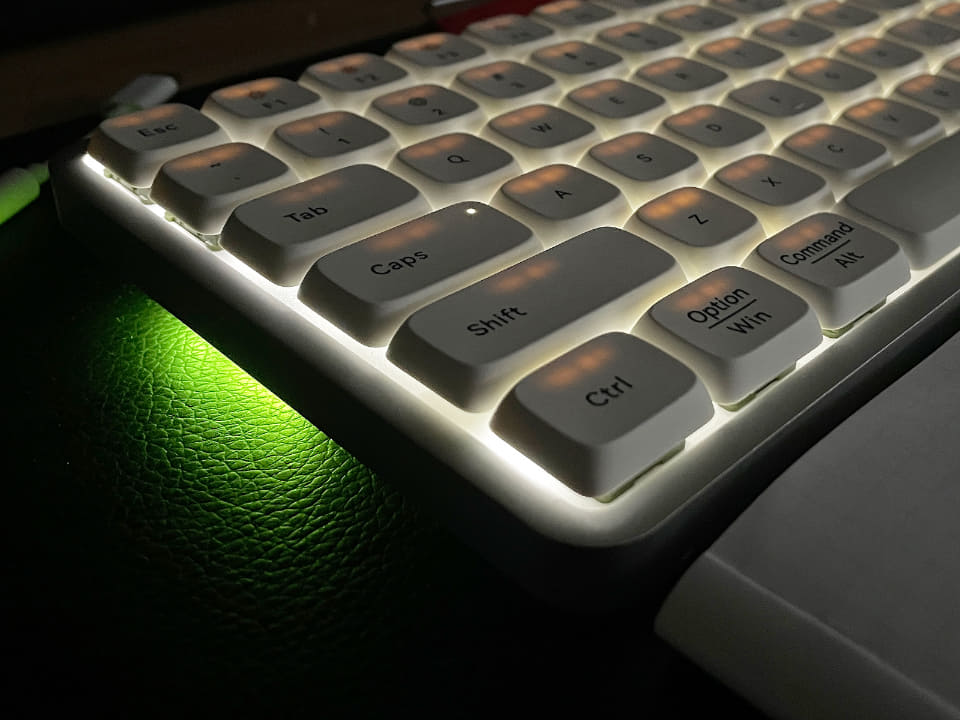 メカニカルキーボード「Lofree FLOW」で至高の打鍵感を味わう