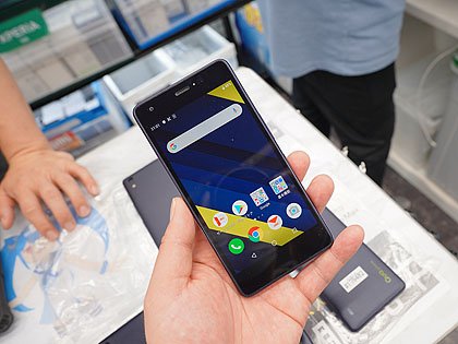 京セラのAndroidスマホ「Qua phone QZ」が3,980円！中古品が大量入荷