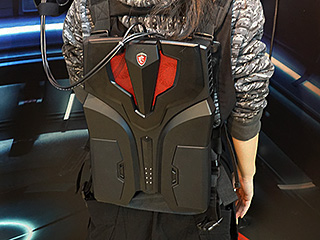 VR環境向けのバックパックPC「VR One」の店頭デモがスタート、MSI製