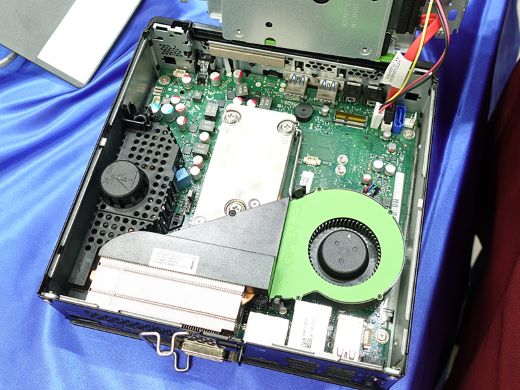 第9世代Core搭載の富士通ミニPC「ESPRIMO Q558/B」が22,800円！中古PC