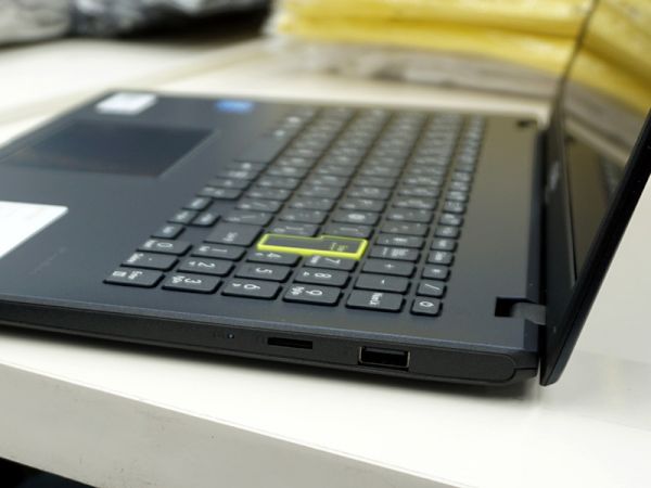 ビックカメラ専売の15.6型ノート「ASUS E510MA」、価格は税込42,800円
