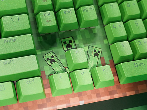 MinecraftコラボのRazer製ゲーミングデバイスがTSUKUMOで展示スタート