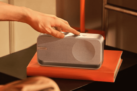 ボーズ、小型でもパッシブラジエータ×2基で重低音、2台ステレオ再生も