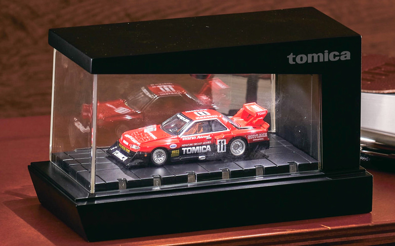 タカラトミー、「トミカ」をかっこよくライトアップするLED搭載
