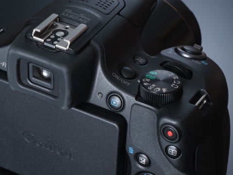 新製品レビュー：キヤノンPowerShot SX60 HS（外観・機能編