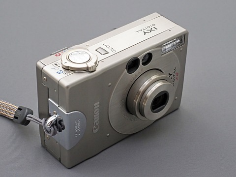 オールドデジカメの凱旋：キヤノンIXY DIGITAL（2000年発売