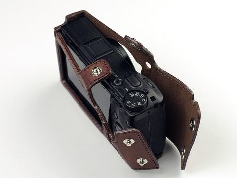 操作を妨げないGR III専用レザーケース - デジカメ Watch