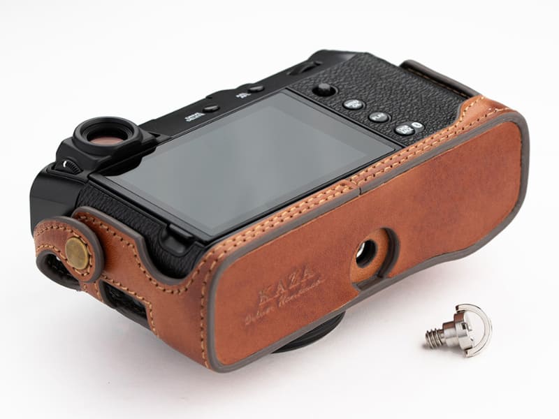 FUJIFILM X100VI用の本革製カメラケース - デジカメ Watch